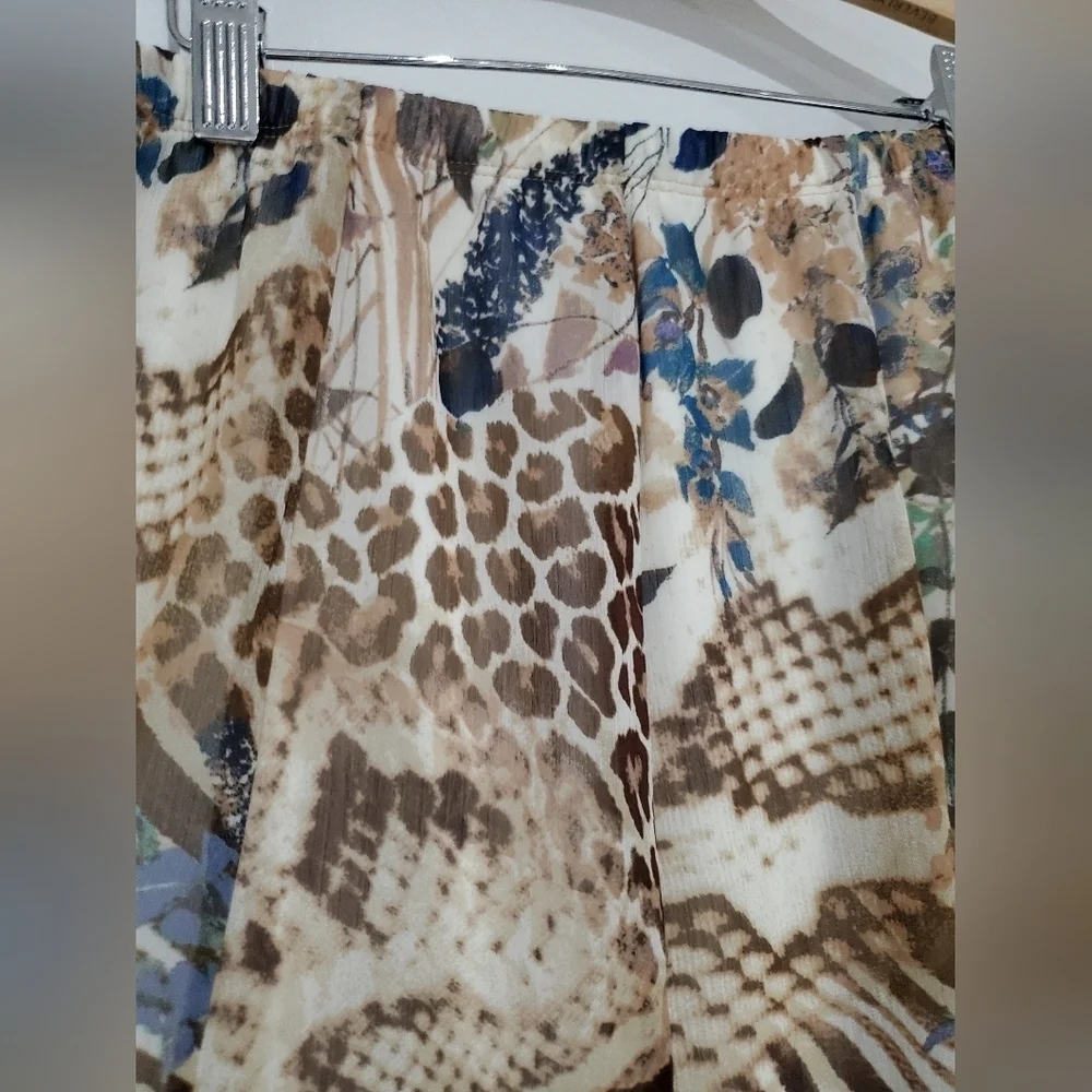 88th & Madison Flowy Chiffon animal/floral print midi skirt elastic waist size M - Picture 4 of 4